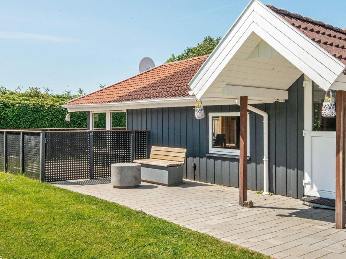 8 Person Holiday Home In Hejls Exterior foto
